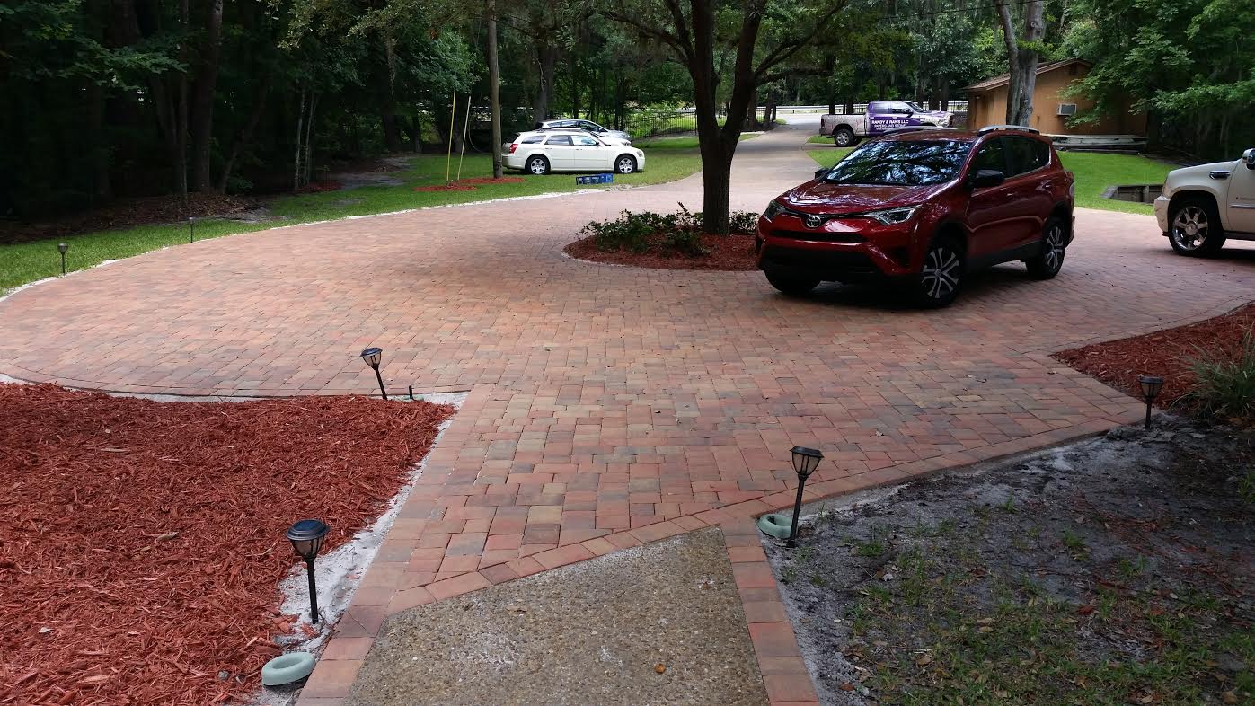 Custom circular paver driveway Jacksonville