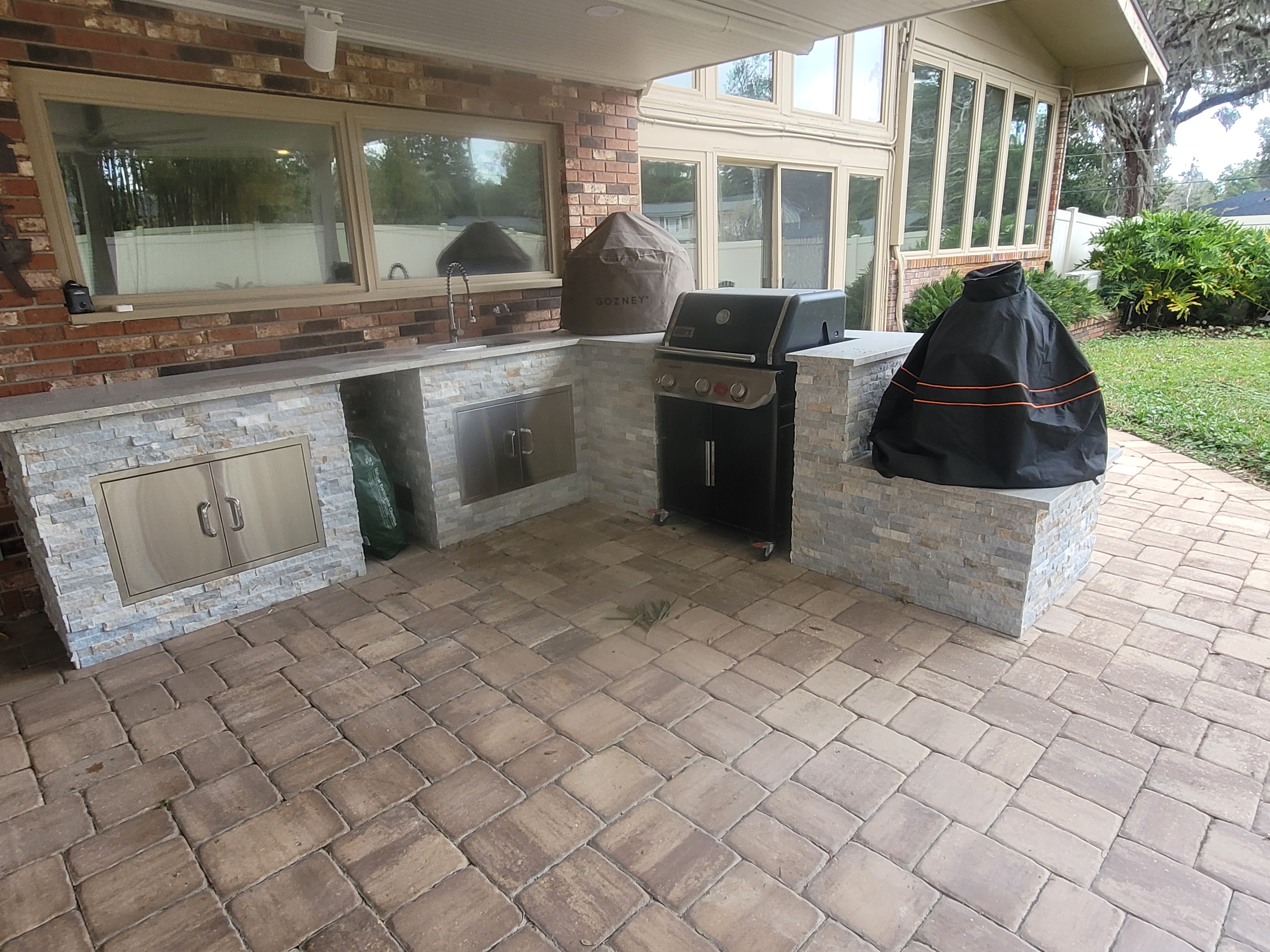Outdoor kitchen stone veneer Jacksonville